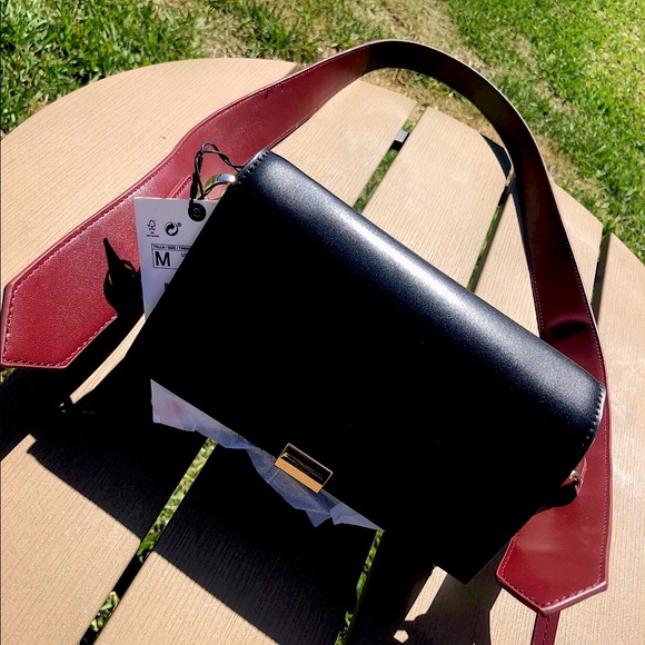 Zara Handbags - ZARA black purse with burgundy straps